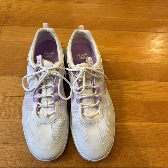 Nike SB Nyjah 2 White and Purple - Picture 1 of 4